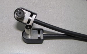 Kabel antenowy Wt.-Gn. kątowy UNITRA 1m.