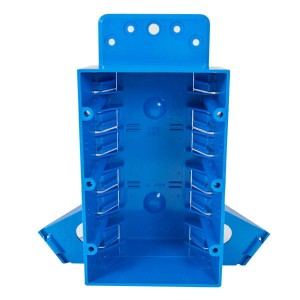 Puszka p/t potrójna Vocant 